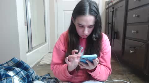 Snapshot of miss_sunshine01 chatting on January 4, 2:14 am Bella online show from January 4, 2:14 am