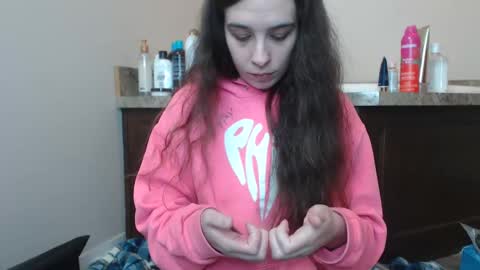 Snapshot of miss_sunshine01 chatting on January 18, 2:03 am Bella online show from January 18, 2:03 am