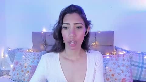 Snapshot of miss_veronica2 chatting on February 17, 12:38 pm Miss Veronica online show from February 17, 12:38 pm