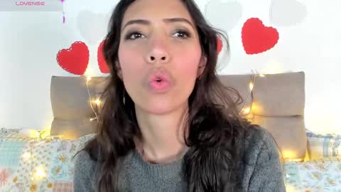 Snapshot of miss_veronica2 chatting on February 15, 12:43 pm Miss Veronica online show from February 15, 12:43 pm