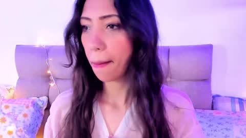 Snapshot of miss_veronica2 chatting on February 4, 12:22 pm Miss Veronica online show from February 4, 12:22 pm