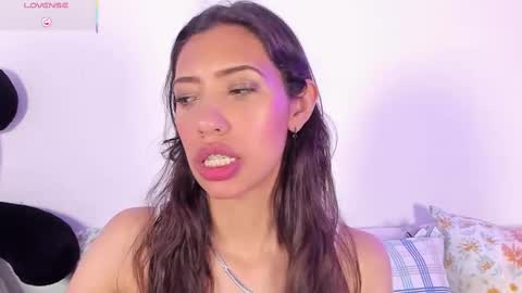 Snapshot of miss_veronica2 chatting on March 6, 12:19 pm Miss Veronica online show from March 6, 12:19 pm
