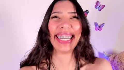 Snapshot of miss_veronica2 chatting on September 19, 1:32 pm Miss Veronica online show from September 19, 1:32 pm