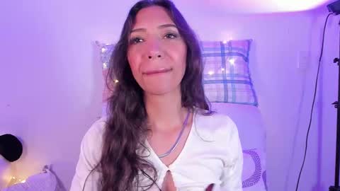 Snapshot of miss_veronica2 chatting on February 24, 12:35 pm Miss Veronica online show from February 24, 12:35 pm