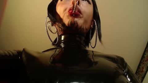 Snapshot of missanarky chatting on October 7, 8:57 pm Anarkitten online show from October 7, 8:57 pm