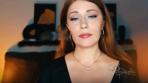 Snapshot of missbeverlymills chatting on September 20, 8:18 pm The divine Beverly online show from September 20, 8:18 pm