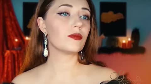 Snapshot of missbeverlymills chatting on October 19, 9:17 pm The divine Beverly online show from October 19, 9:17 pm