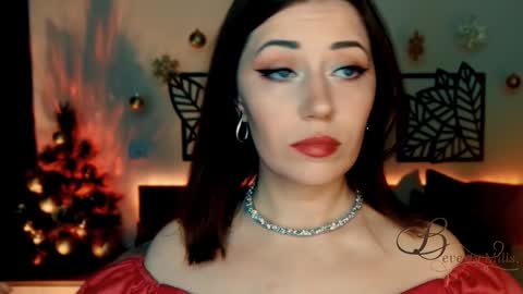 Snapshot of missbeverlymills chatting on December 20, 4:36 pm The divine Beverly online show from December 20, 4:36 pm
