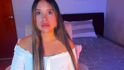 valentina andrea online show from May 23, 1:04 am