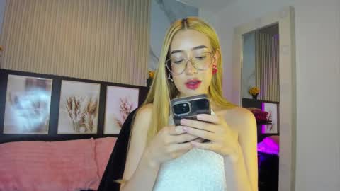 misscheelsee_as online show from September 19, 12:53 am