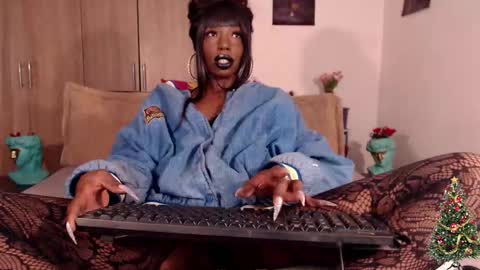 Emilie Diaz online show from December 20, 4:44 pm