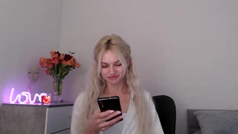 EMMA online show from February 16, 9:38 pm