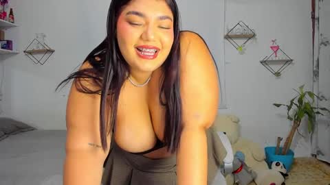 The queen Joy online show from January 3, 2:10 am