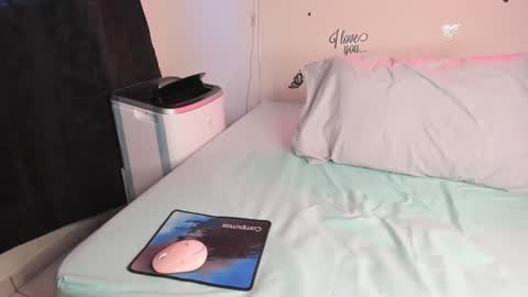 MissKarinaHilton online show from September 22, 5:22 pm