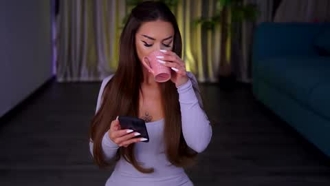 misskiarra online show from February 20, 5:12 am