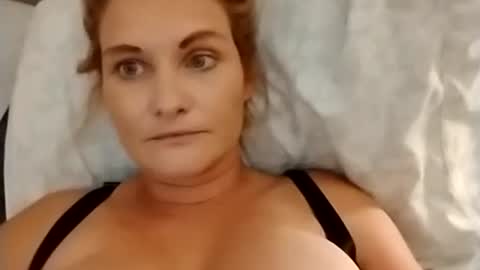 Misslicks online show from September 17, 7:28 am