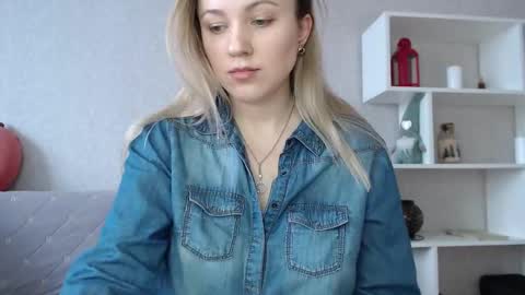 Snapshot of missliliian chatting on February 11, 8:05 am MissLi online show from February 11, 8:05 am