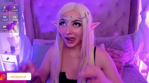 i am lyn online show from March 26, 5:42 am