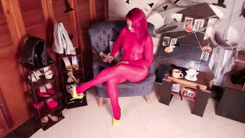 Im Valentina  online show from October 31, 3:19 am