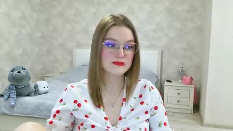 Snapshot of missmariat chatting on February 8, 2:38 pm OneGoddess online show from February 8, 2:38 pm
