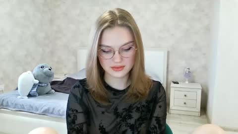 Snapshot of missmariat chatting on February 12, 1:49 pm OneGoddess online show from February 12, 1:49 pm