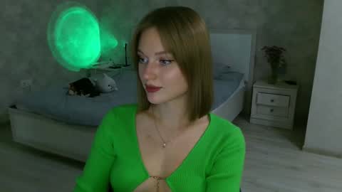 Snapshot of missmariat chatting on October 17, 6:33 pm OneGoddess online show from October 17, 6:33 pm