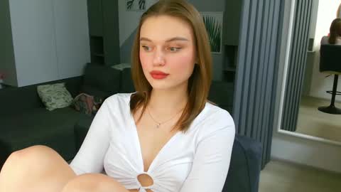 Snapshot of missmariat chatting on December 13, 5:43 pm OneGoddess online show from December 13, 5:43 pm