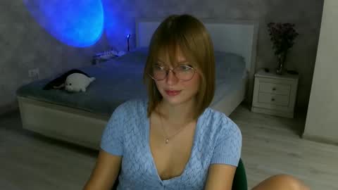 Snapshot of missmariat chatting on October 7, 5:39 pm OneGoddess online show from October 7, 5:39 pm