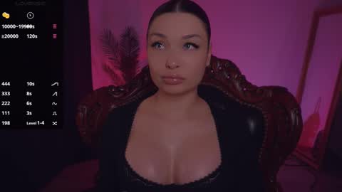 Snapshot of missmerciless chatting on February 18, 6:26 am LUXXANDRA online show from February 18, 6:26 am