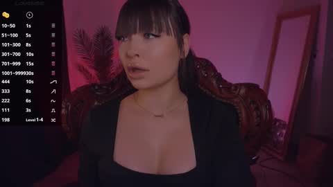 Snapshot of missmerciless chatting on February 22, 5:34 am LUXXANDRA online show from February 22, 5:34 am