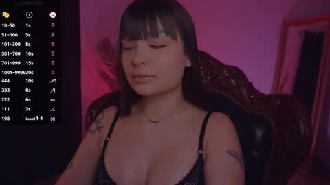 Snapshot of missmerciless chatting on February 12, 5:58 am LUXXANDRA online show from February 12, 5:58 am