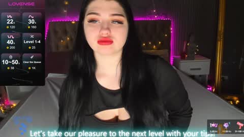 MissMillss online show from December 5, 6:32 am