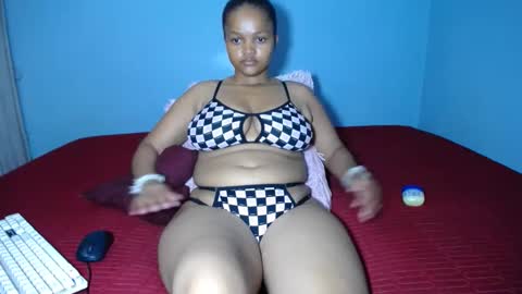 Snapshot of missmimmi69 chatting on February 3, 4:57 am mimmi online show from February 3, 4:57 am