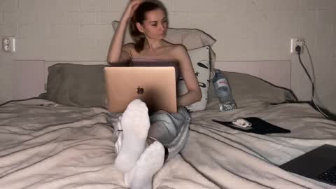 missmiroslava online show from April 4, 4:17 pm