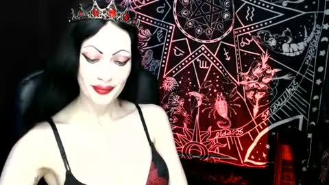 Snapshot of missmoondoll chatting on September 18, 4:11 am MissMoonDoll online show from September 18, 4:11 am