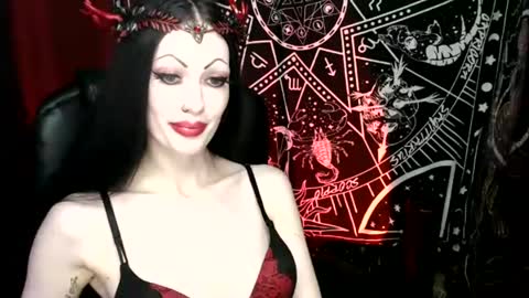 Snapshot of missmoondoll chatting on January 30, 5:09 am MissMoonDoll online show from January 30, 5:09 am