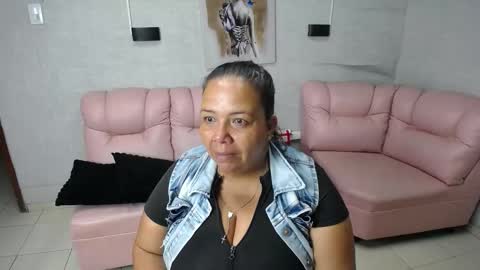 Penelope online show from February 9, 11:45 am