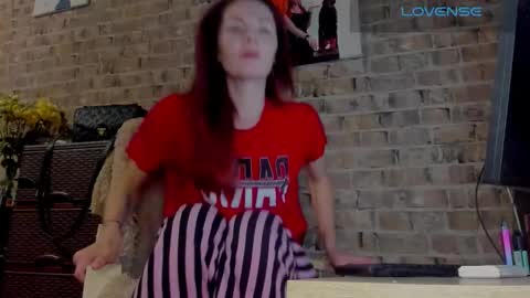 Miss Venus online show from November 18, 4:19 pm