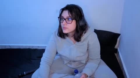 sarah online show from April 12, 11:06 pm