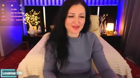 missrossi online show from December 18, 8:13 pm