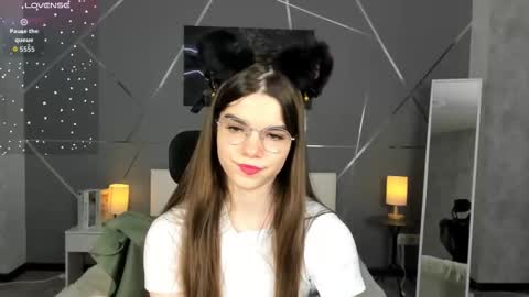 misss_evelyne online show from January 8, 1:20 am