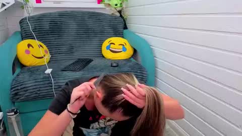 . online show from November 21, 6:59 am