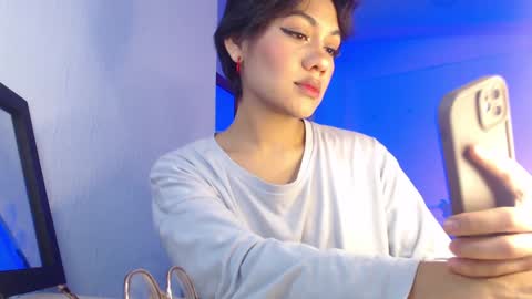 Snapshot of missvenuss chatting on February 2, 2:17 am IG MISSVENUSS1 online show from February 2, 2:17 am