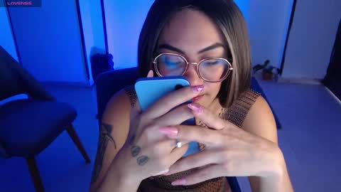 Snapshot of missvenuss chatting on December 17, 9:27 pm IG MISSVENUSS1 online show from December 17, 9:27 pm