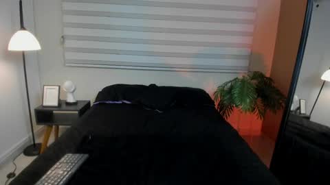 Miss online show from April 21, 1:42 am