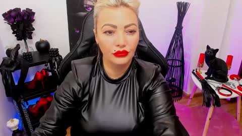 Miss CatSnow online show from February 7, 10:50 am