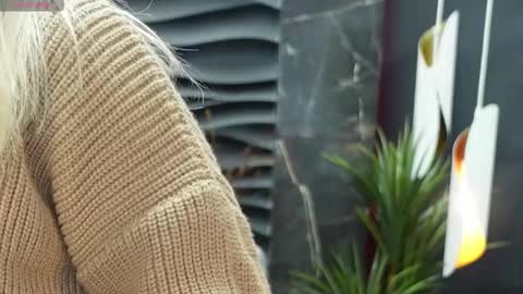 Darsy online show from February 18, 1:44 pm