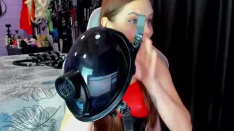 Dirty Priest and Ivi online show from February 19, 7:46 pm