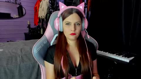 Dirty Priest and Ivi online show from February 4, 6:33 pm