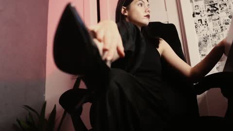 Snapshot of mistress_rochelle chatting on December 7, 2:46 pm Miss Rochelle online show from December 7, 2:46 pm